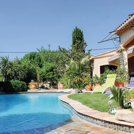 3 Bedroom Gorgeous In Les Angles Hébergement de vacances